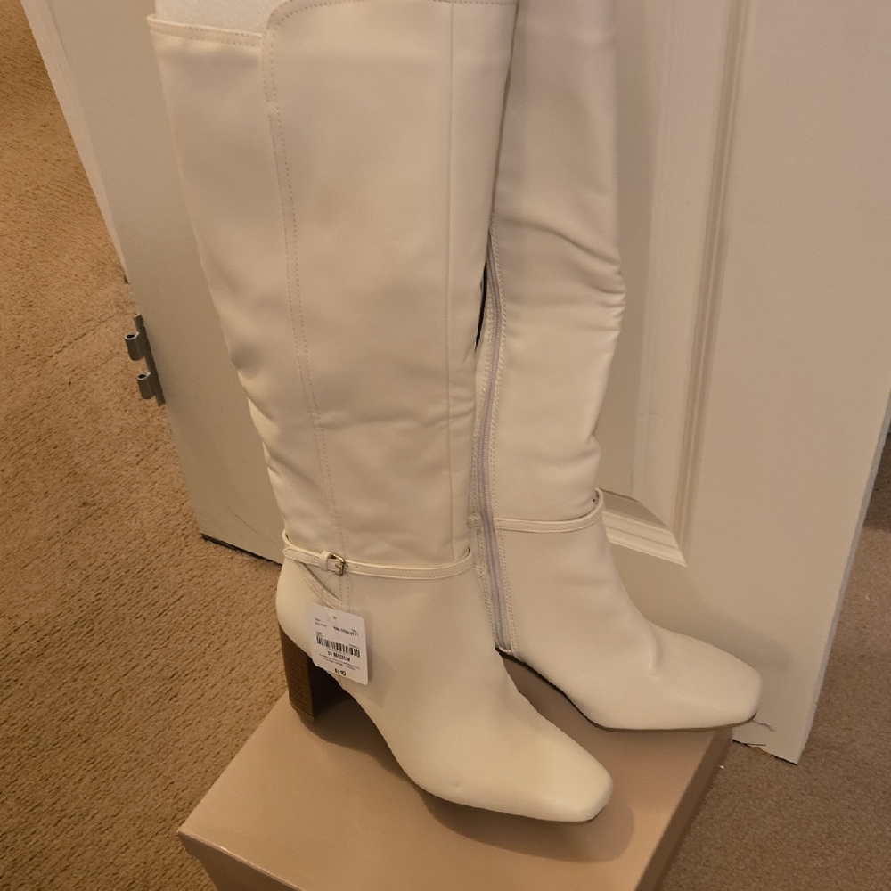 Liz Claiborne Chic Off White Knee High Women's Boots, Size 10, New